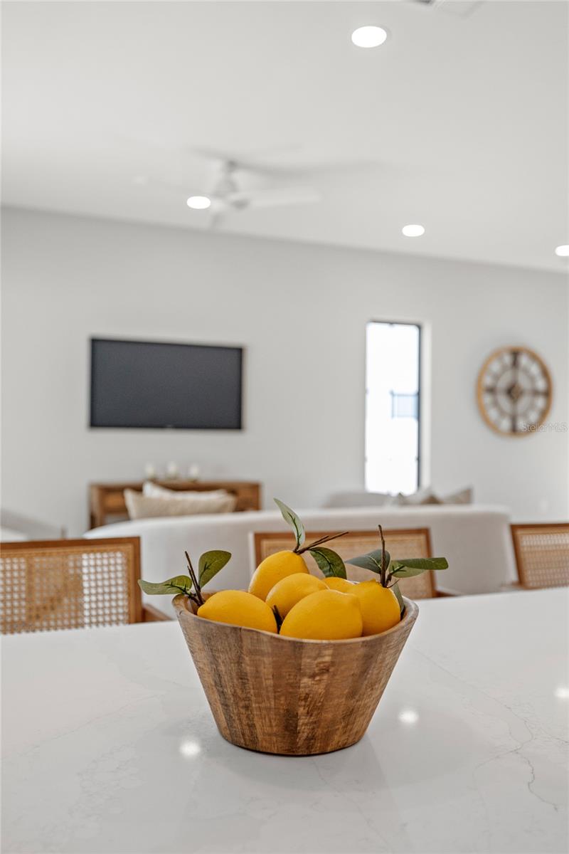 LAKE EMERALD - Residential