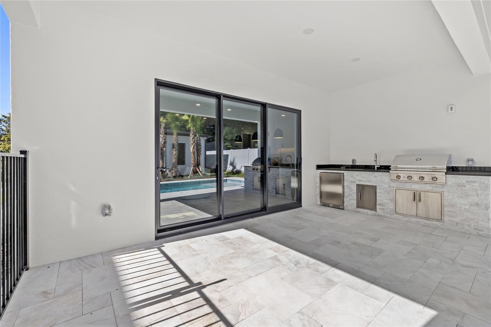 LAKE EMERALD - Residential