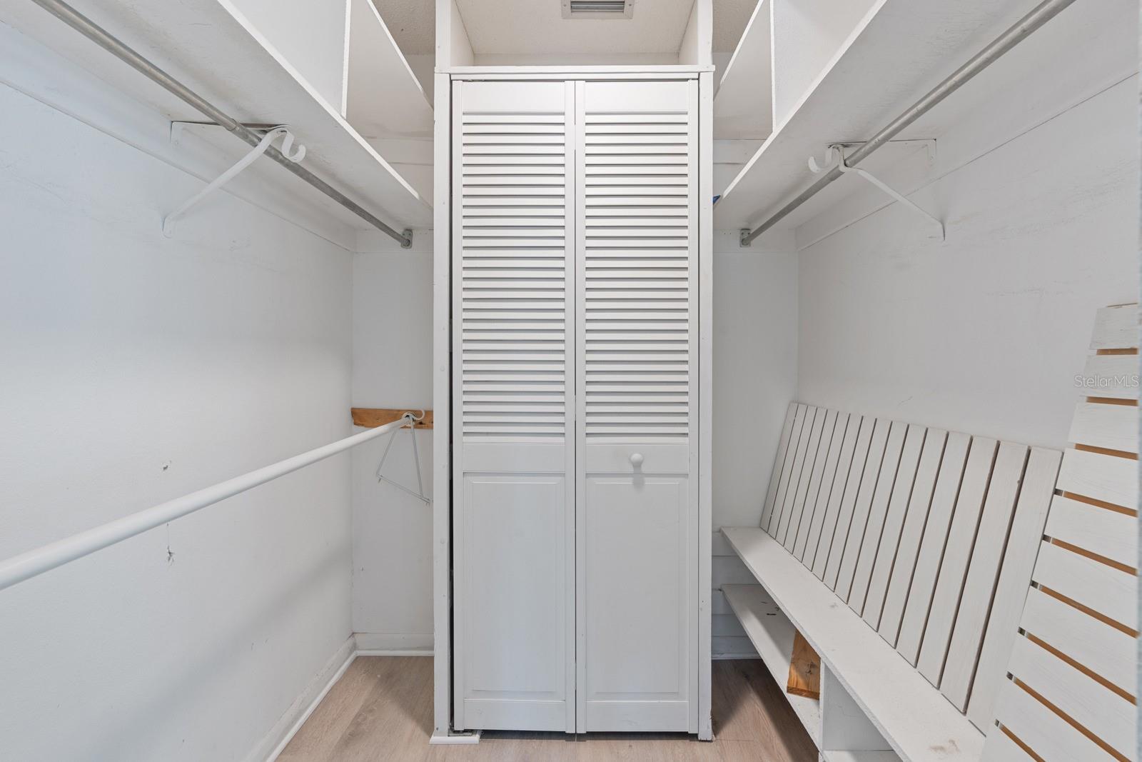 RUSTLEWOOD AT COUNTRYSIDE CONDO - Residential