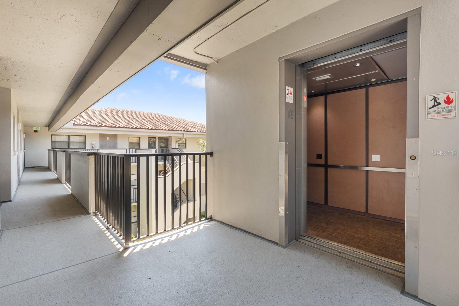 RUSTLEWOOD AT COUNTRYSIDE CONDO - Residential