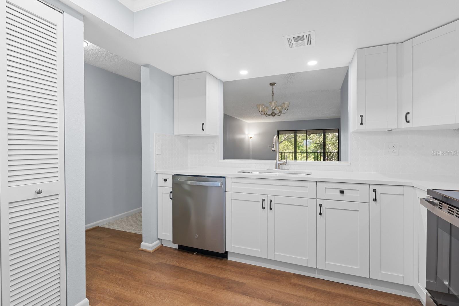 RUSTLEWOOD AT COUNTRYSIDE CONDO - Residential