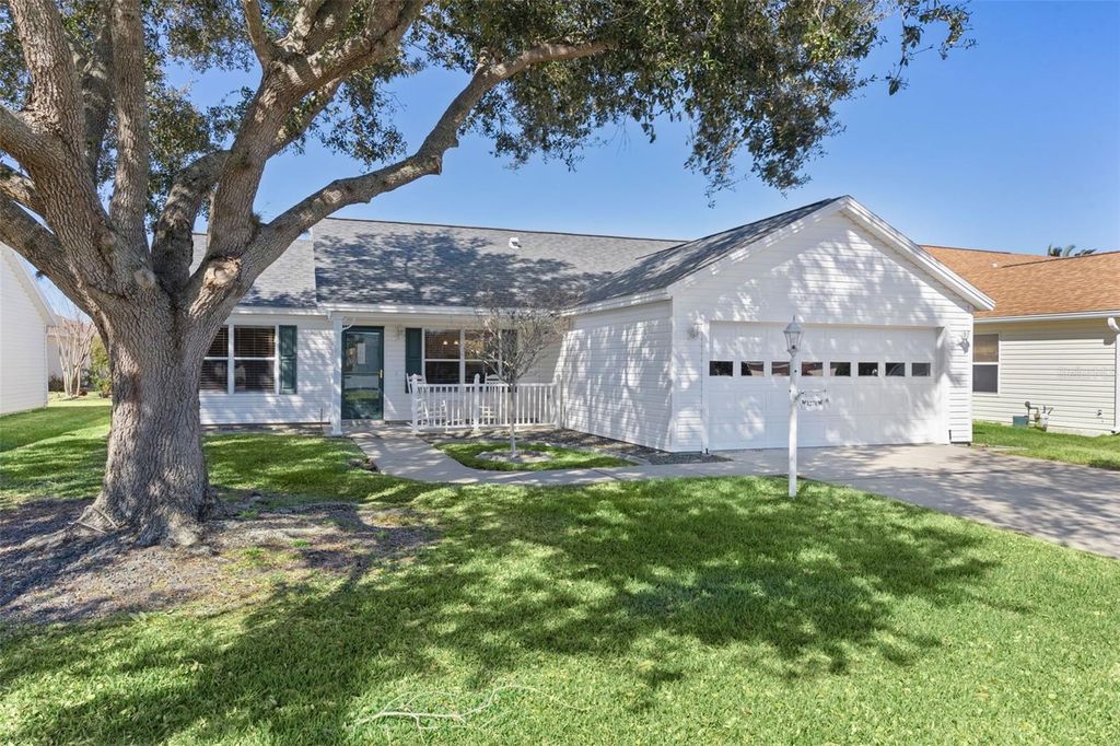 Photo of 1270 Weaton Court, The Villages, FL 32162 (MLS # G5107826)