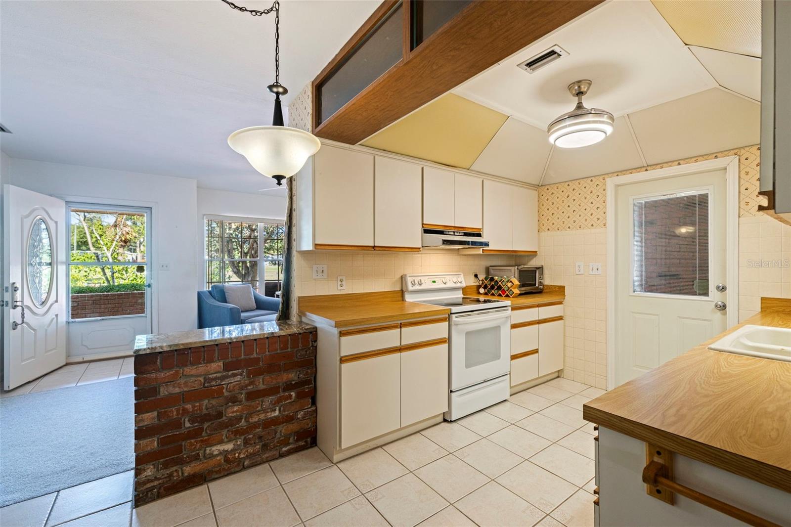 GOLFLAND OF TAMPAS NORTH SIDE - Residential