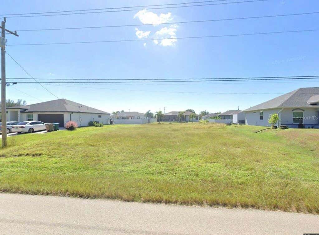 Photo of 406 Jacaranda Pkwy E Pkwy, Cape Coral, FL 33909 (MLS # S5151391)