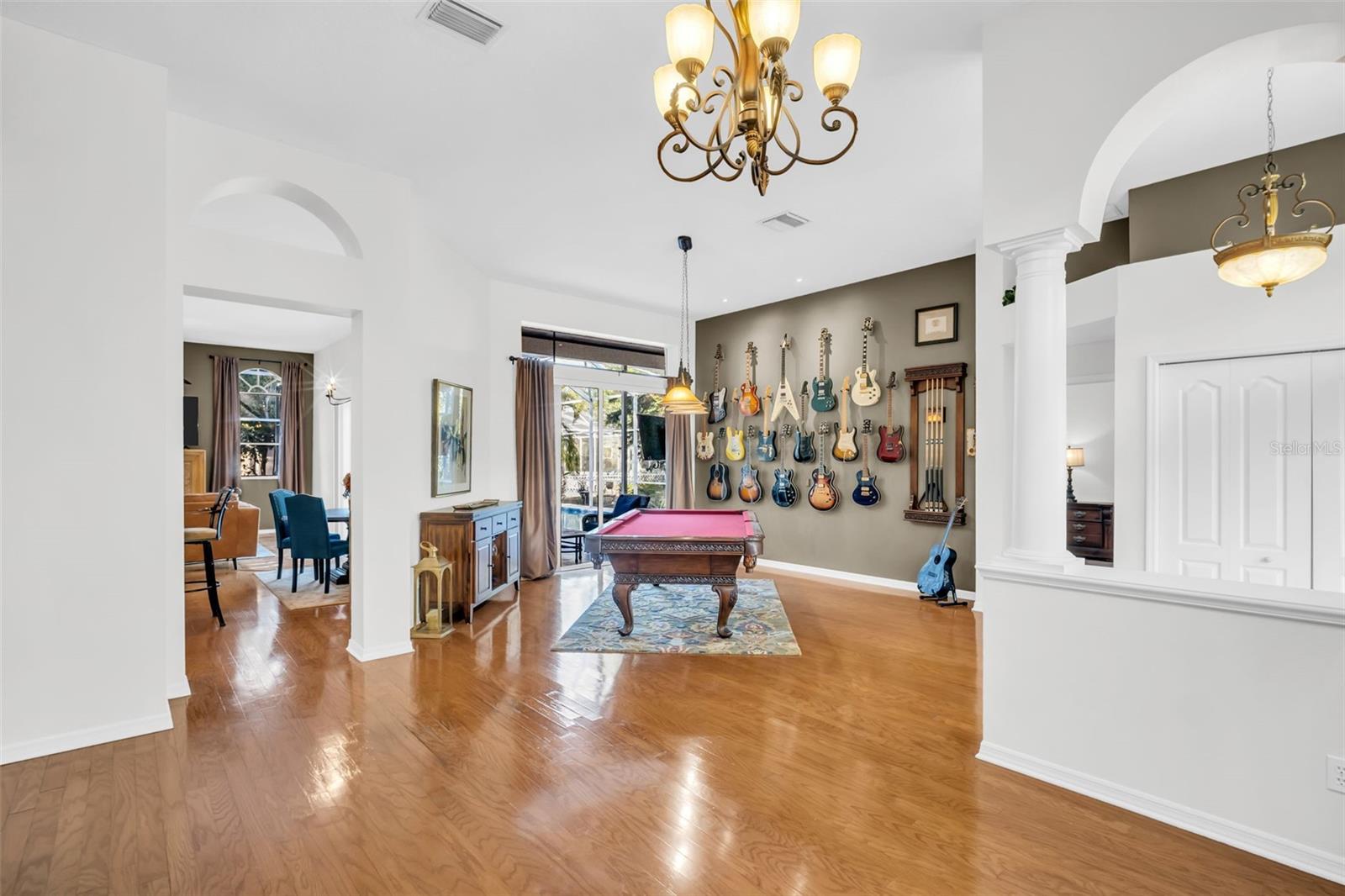 3785 PENDLEBURY DRIVE
