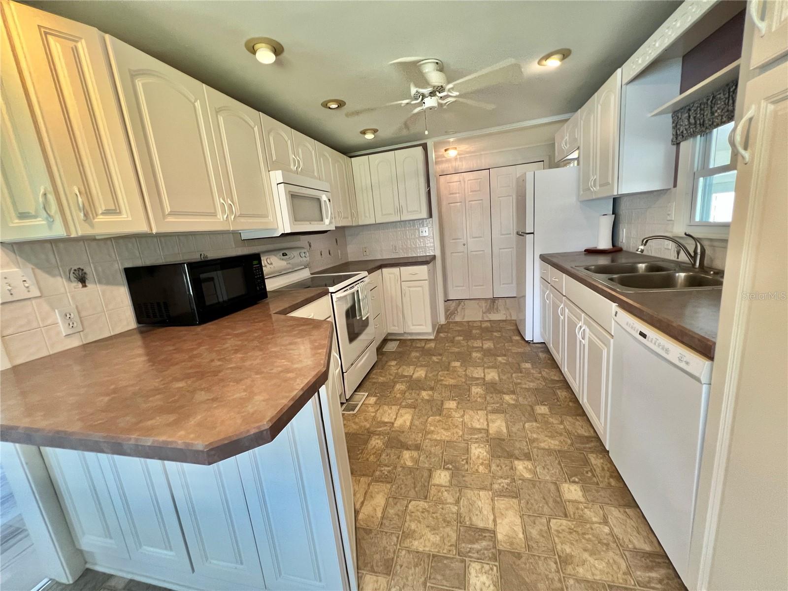 HAWTHORNE AT LEESBURG A COOP - Residential