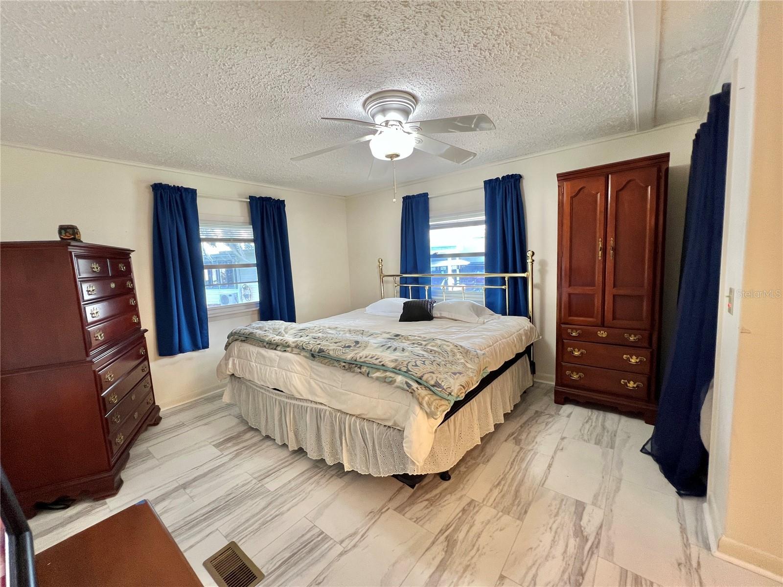 HAWTHORNE AT LEESBURG A COOP - Residential