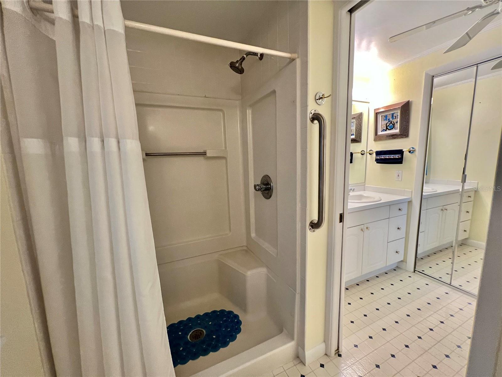 HAWTHORNE AT LEESBURG A COOP - Residential