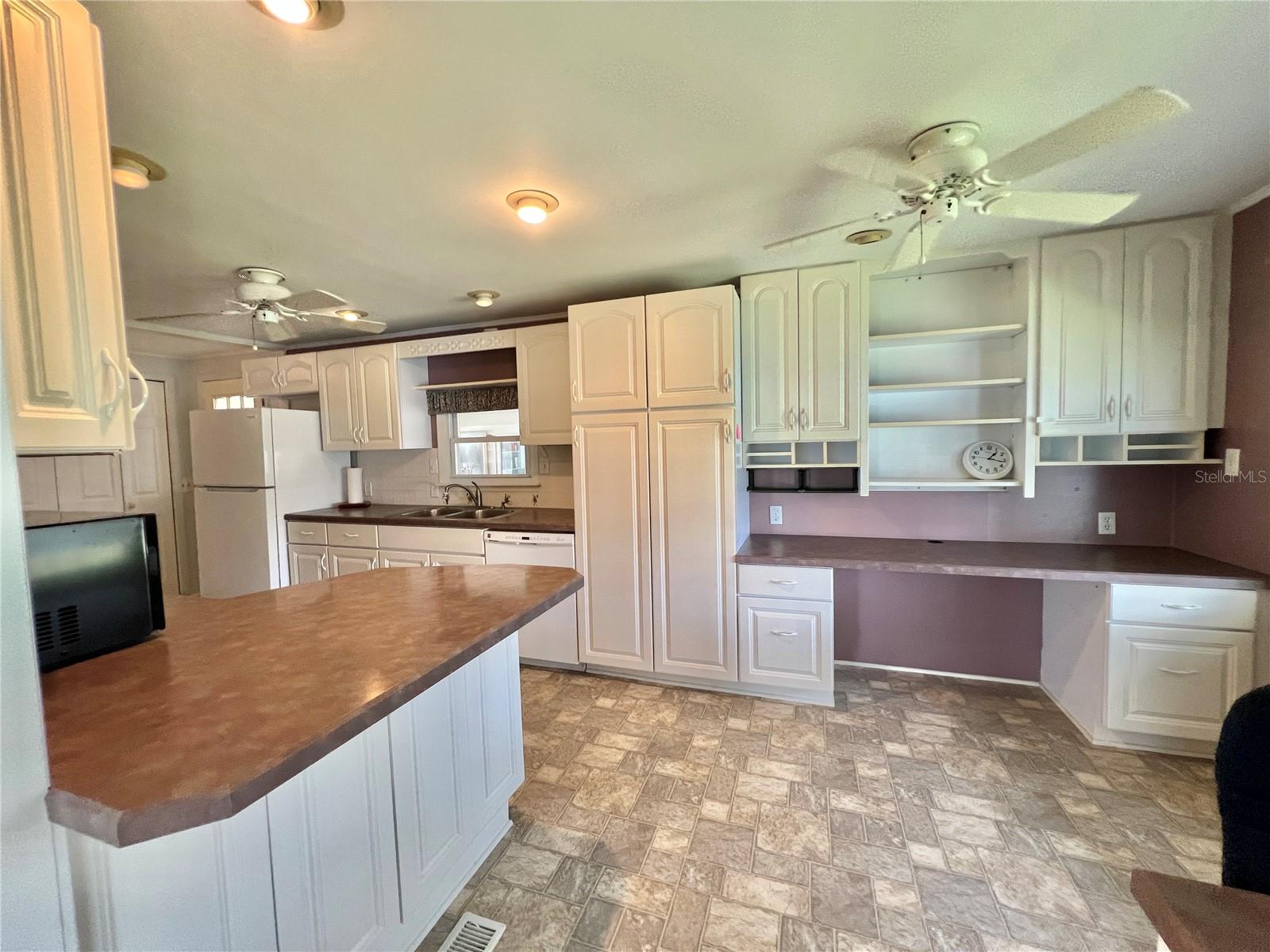 HAWTHORNE AT LEESBURG A COOP - Residential