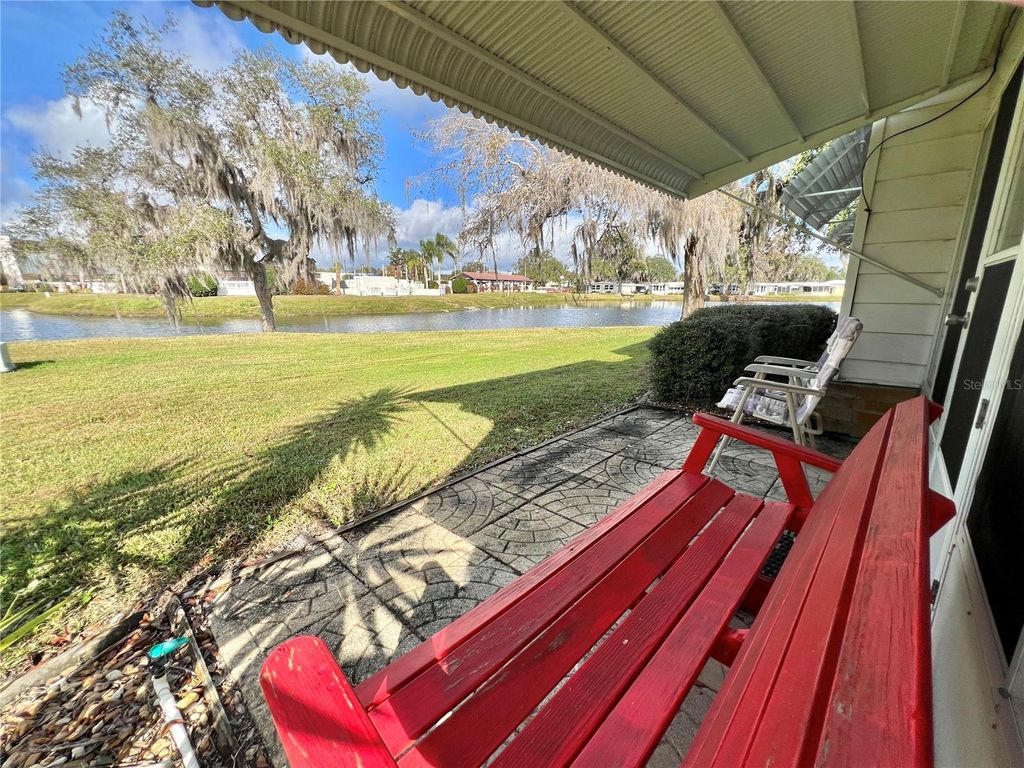 Photo of 103 Fountain Cove, Leesburg, FL 34748 (MLS # G5105813)