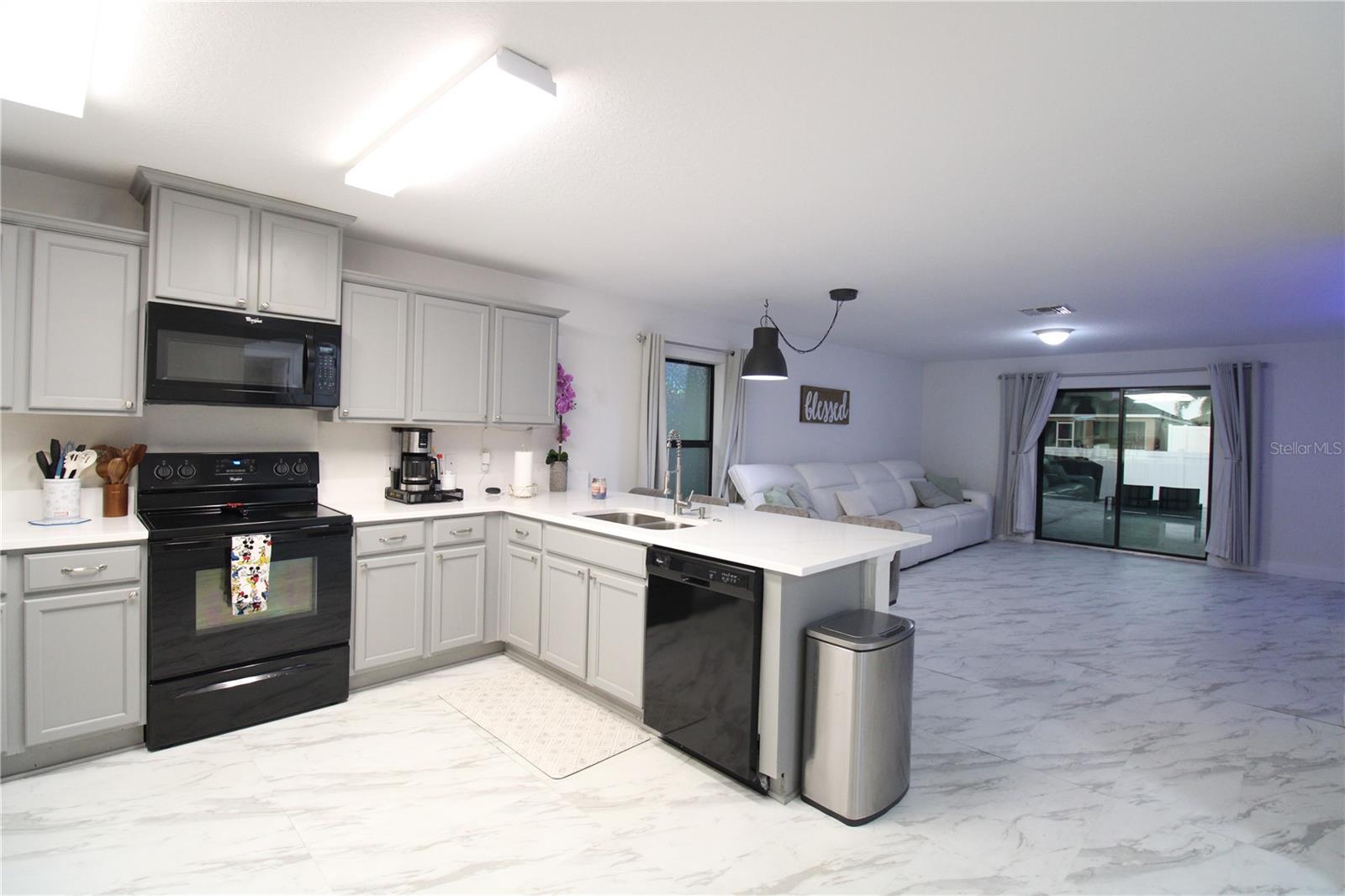 HIGHLAND MDWS PH 2B - Residential Lease