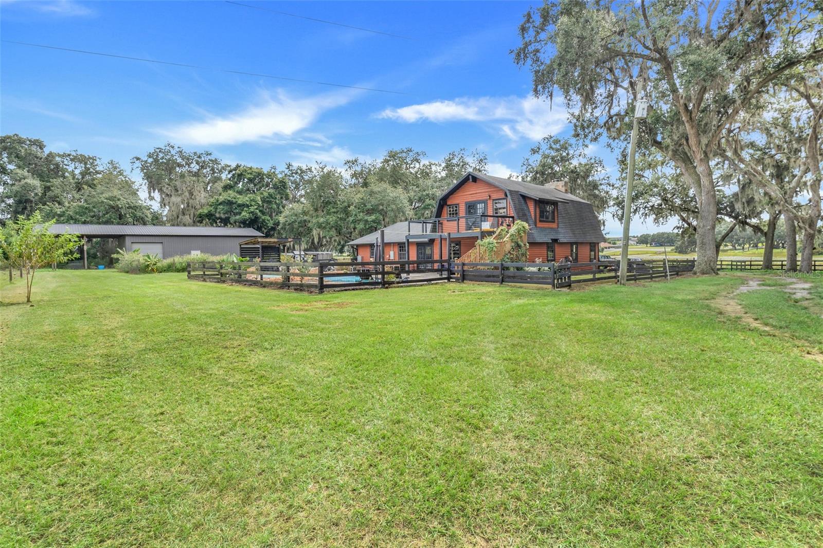 HAMMOCK POND AREA - Residential