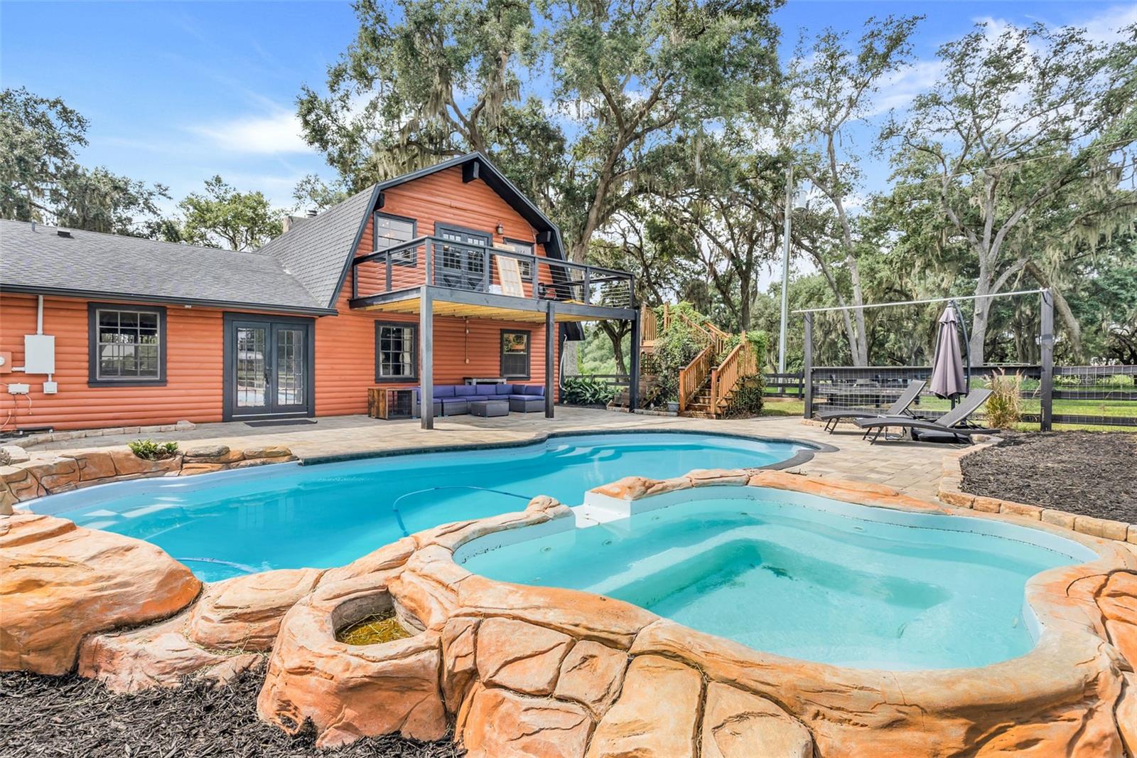 HAMMOCK POND AREA - Residential