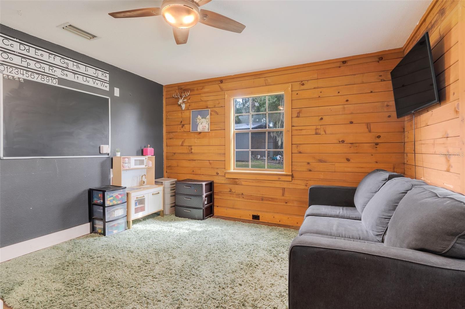 HAMMOCK POND AREA - Residential