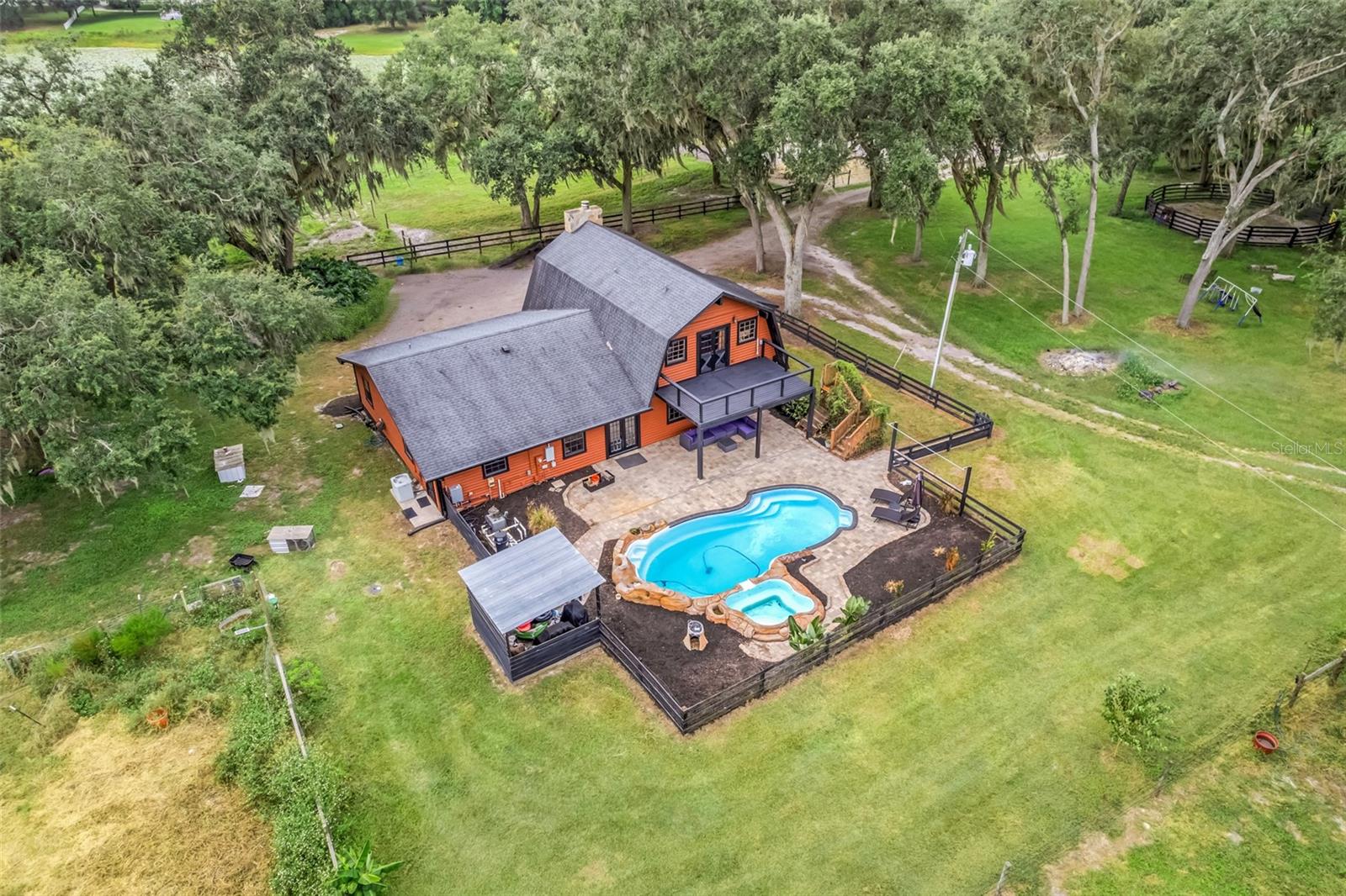 HAMMOCK POND AREA - Residential