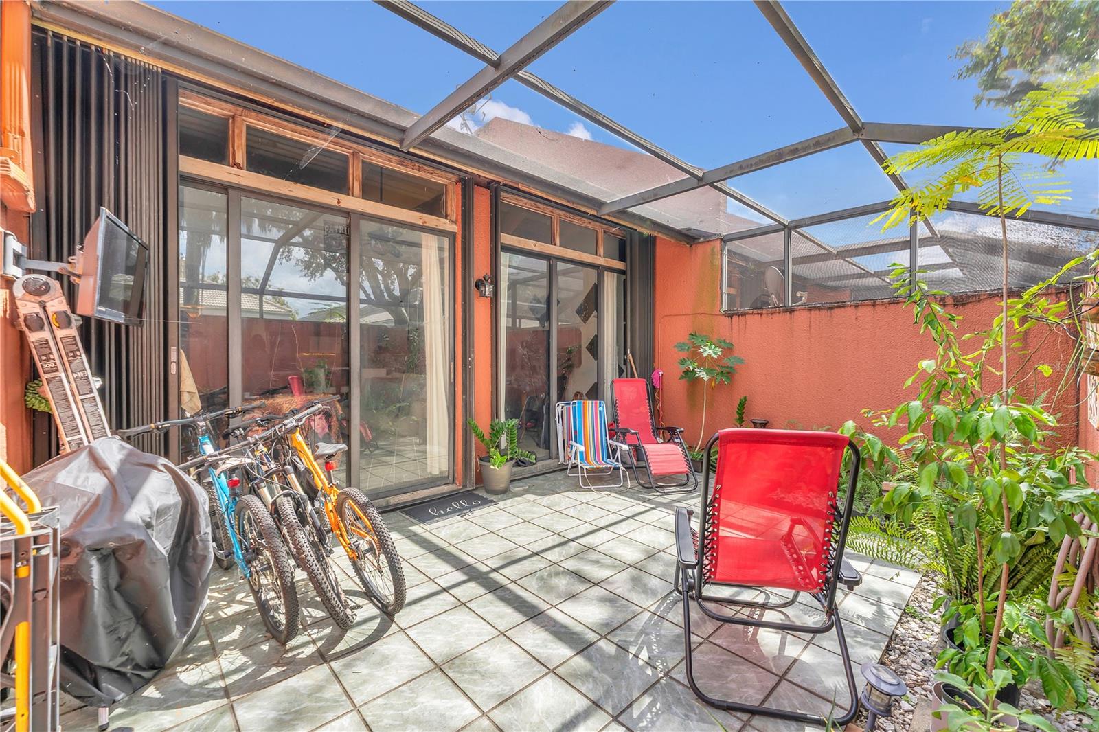 1490 LAGUNA LANE