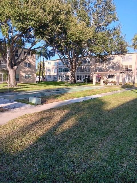 SEMINOLE SQUARE APTS II CONDO - Residential