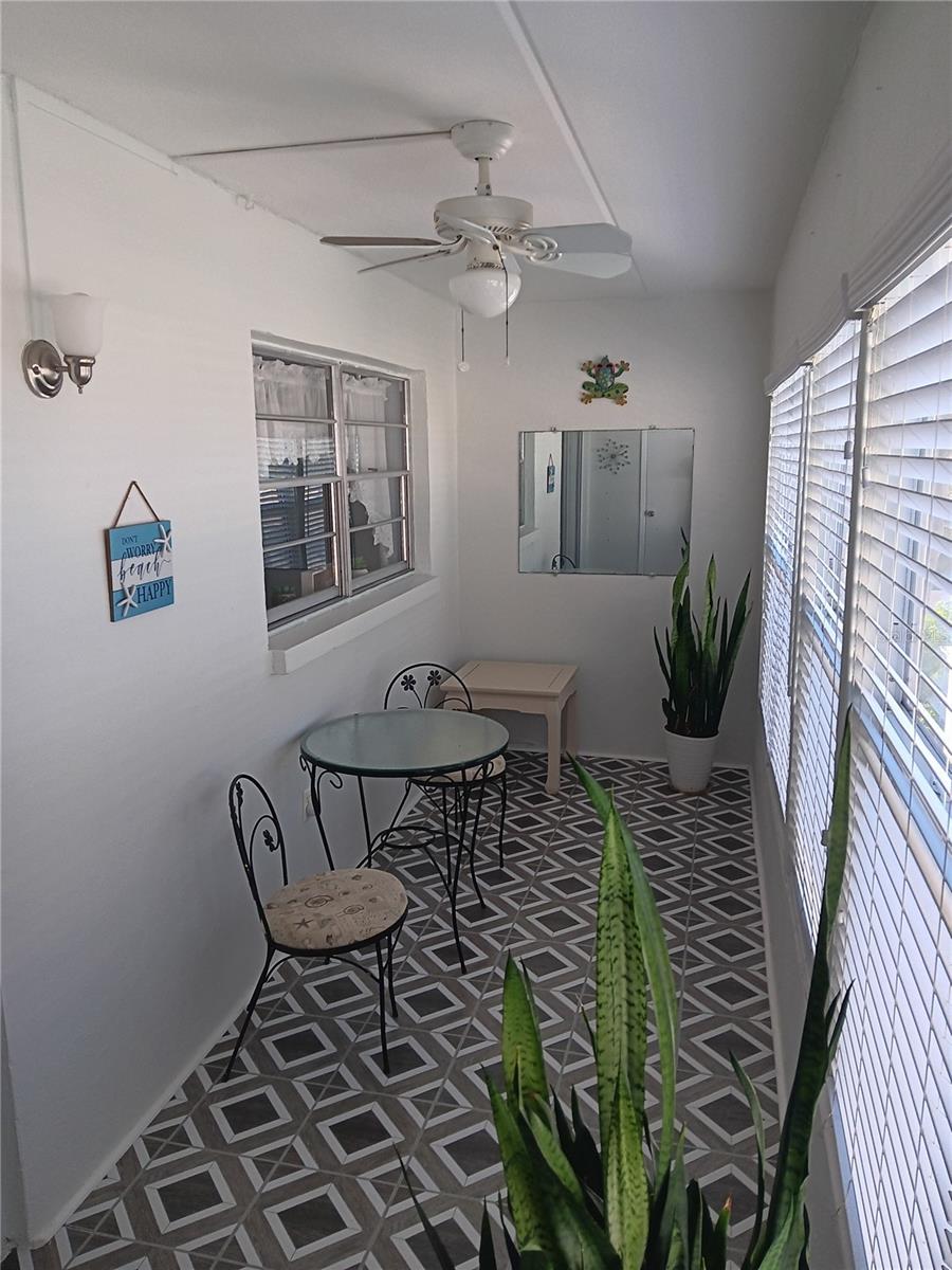 SEMINOLE SQUARE APTS II CONDO - Residential