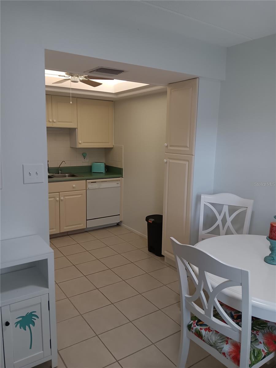 SEMINOLE SQUARE APTS II CONDO - Residential