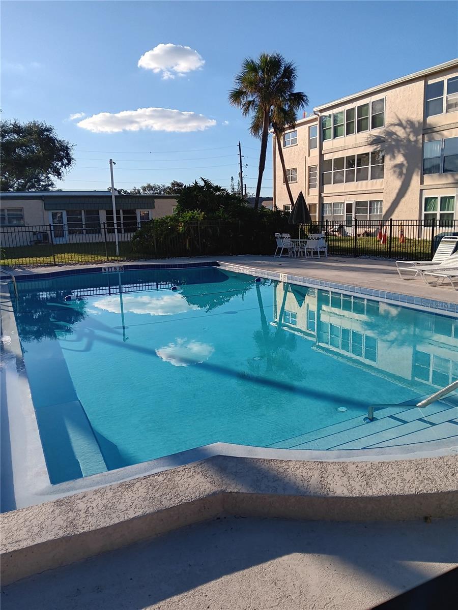 SEMINOLE SQUARE APTS II CONDO - Residential