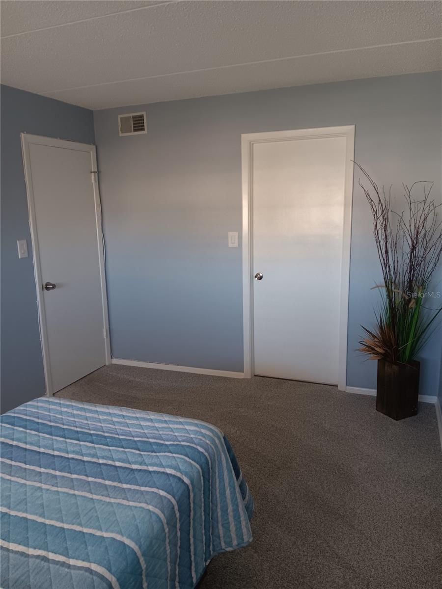 SEMINOLE SQUARE APTS II CONDO - Residential