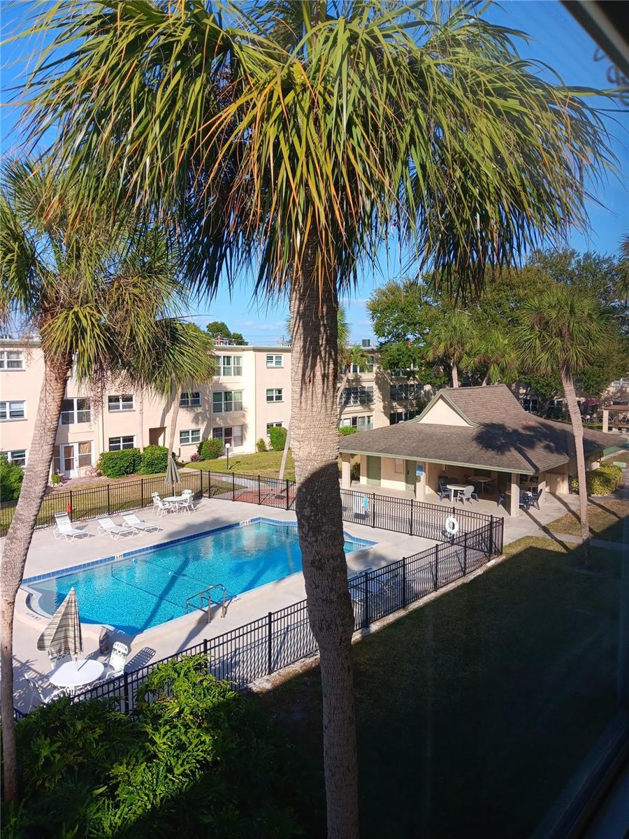 SEMINOLE SQUARE APTS II CONDO - Residential