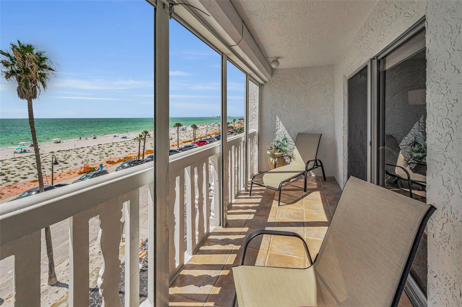 BEACH HOUSE OF PASS-A-GRILLE - Residential