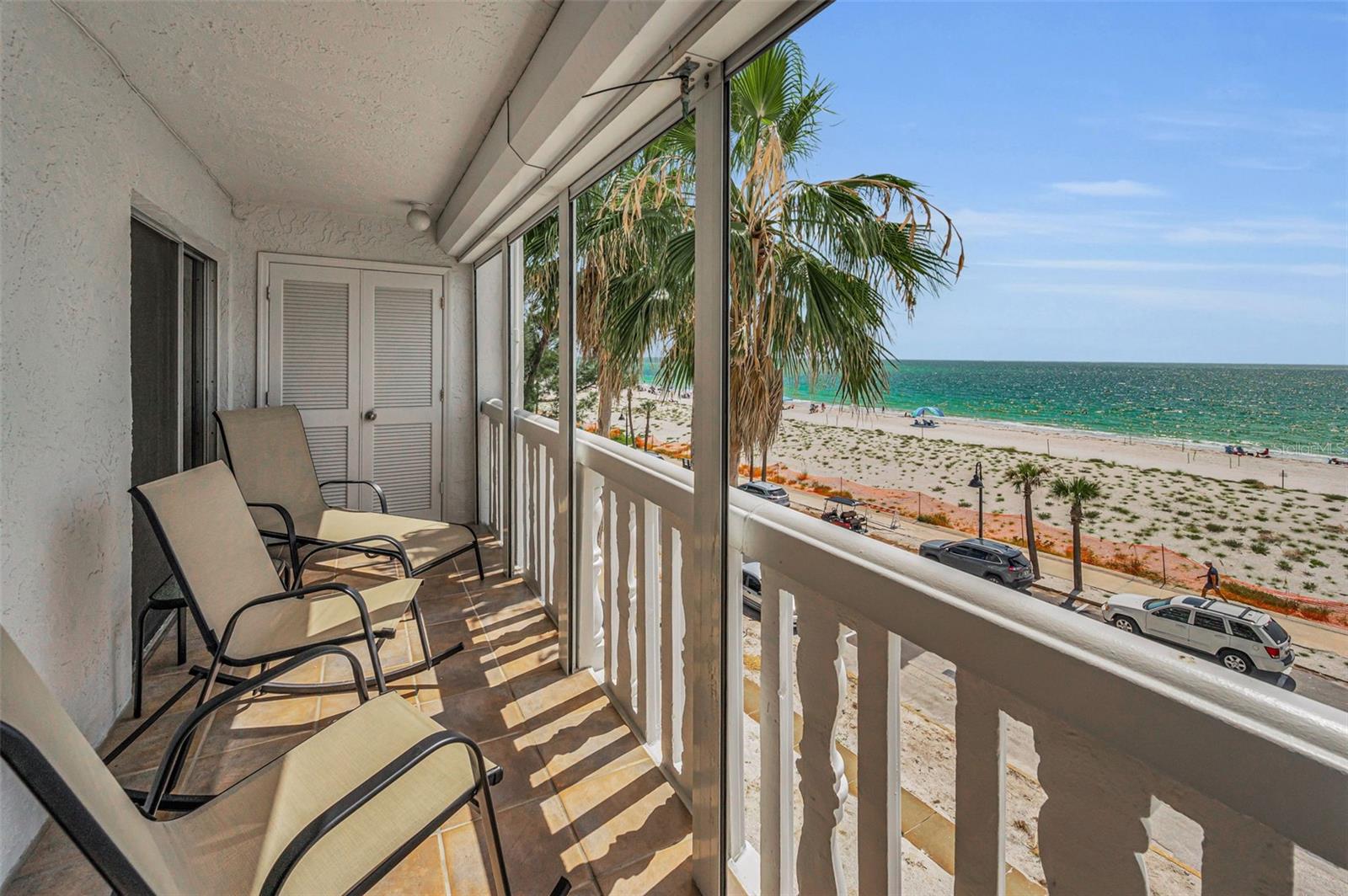 BEACH HOUSE OF PASS-A-GRILLE - Residential