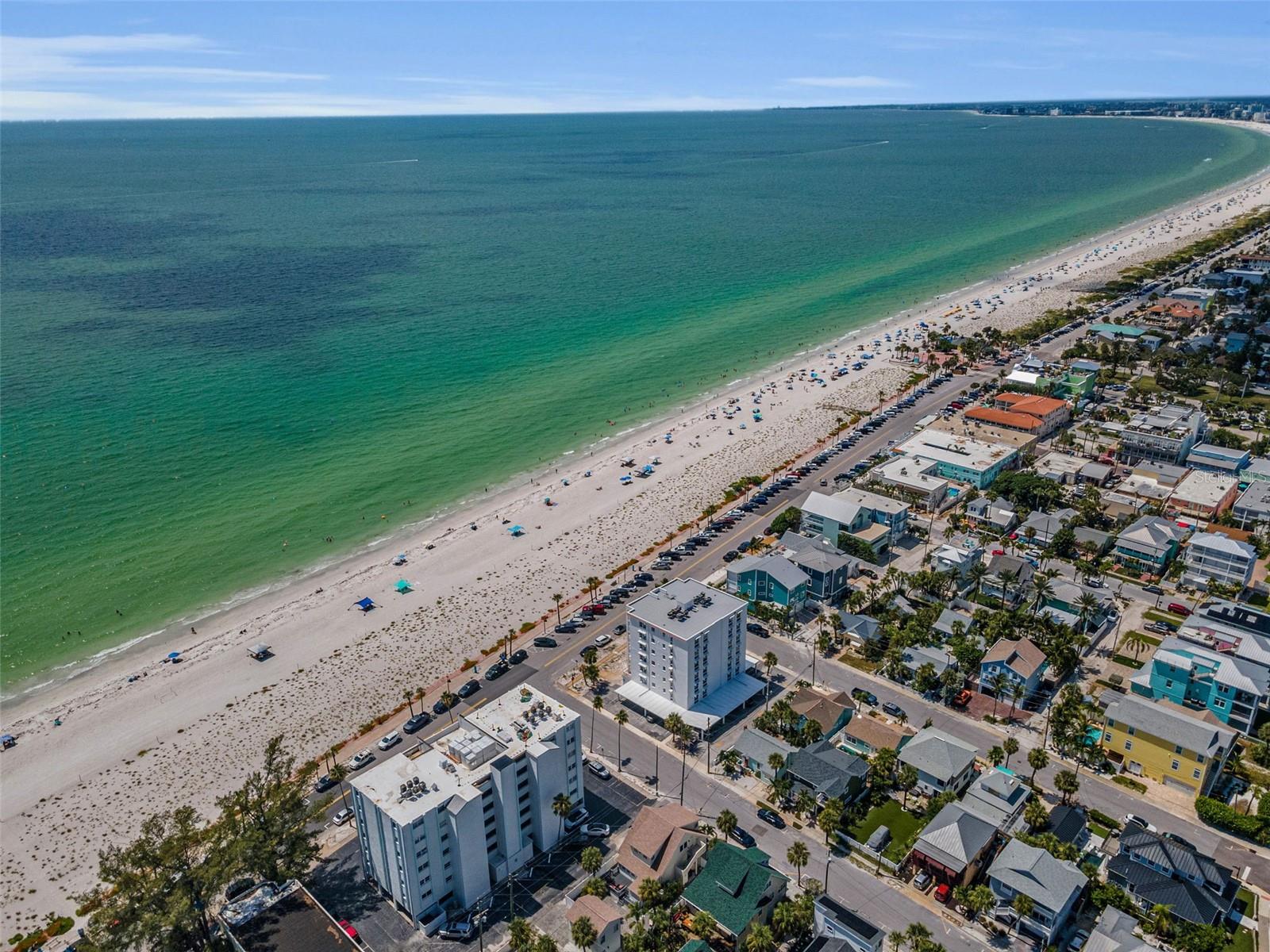 BEACH HOUSE OF PASS-A-GRILLE - Residential