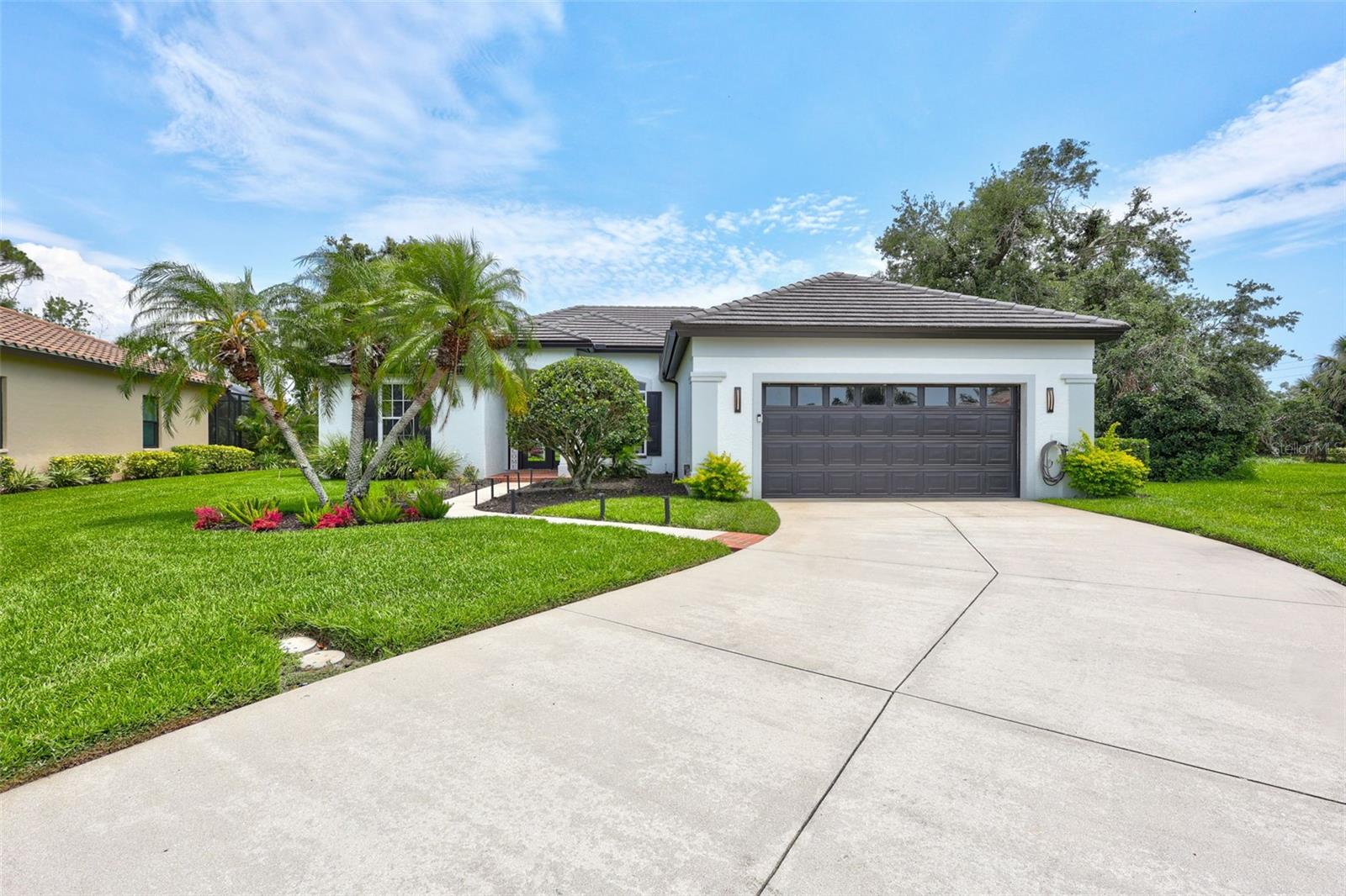 5285 FAR OAK CIRCLE