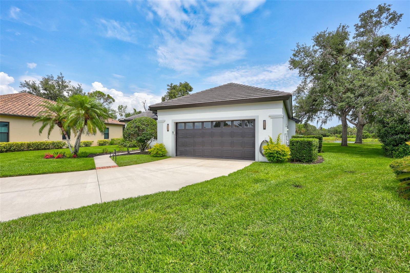 5285 FAR OAK CIRCLE