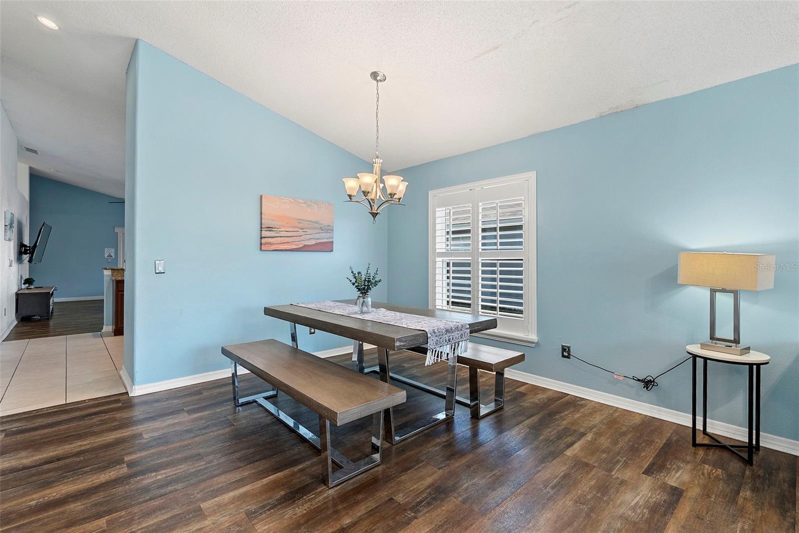 1541 INDIAN OAKS TRAIL