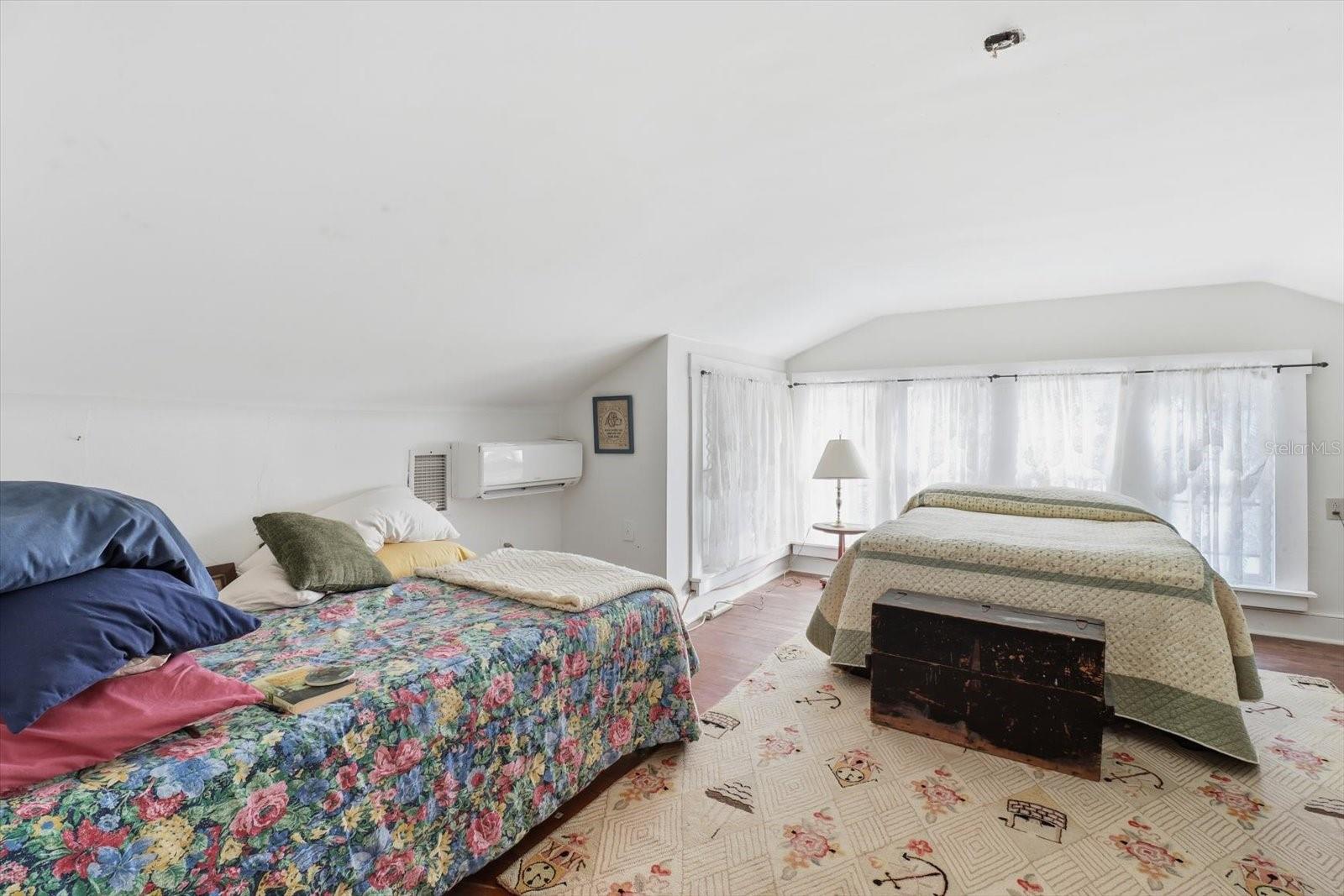 BAYVIEW HOMES CO 06 ACRE - Residential