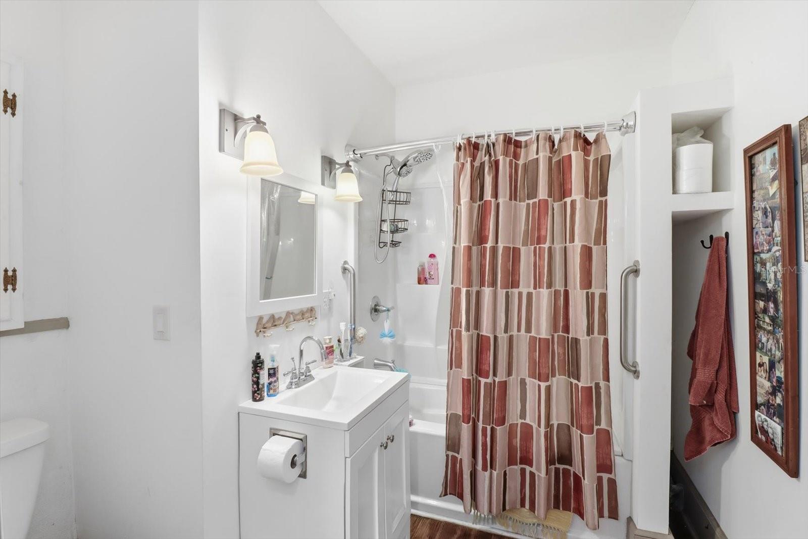 BAYVIEW HOMES CO 06 ACRE - Residential