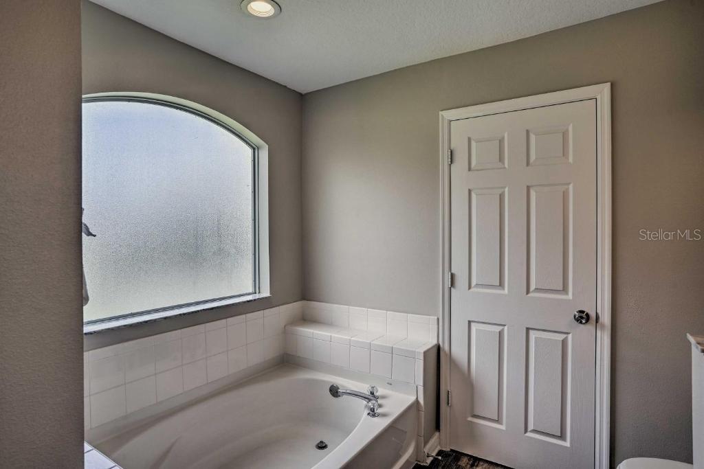 KOKOMO BAY PH 01 - Residential Lease