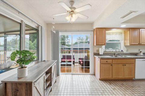 Tiny photo for 3265 NE 30 Court, Ocala, FL 34479 (MLS # OM715651)