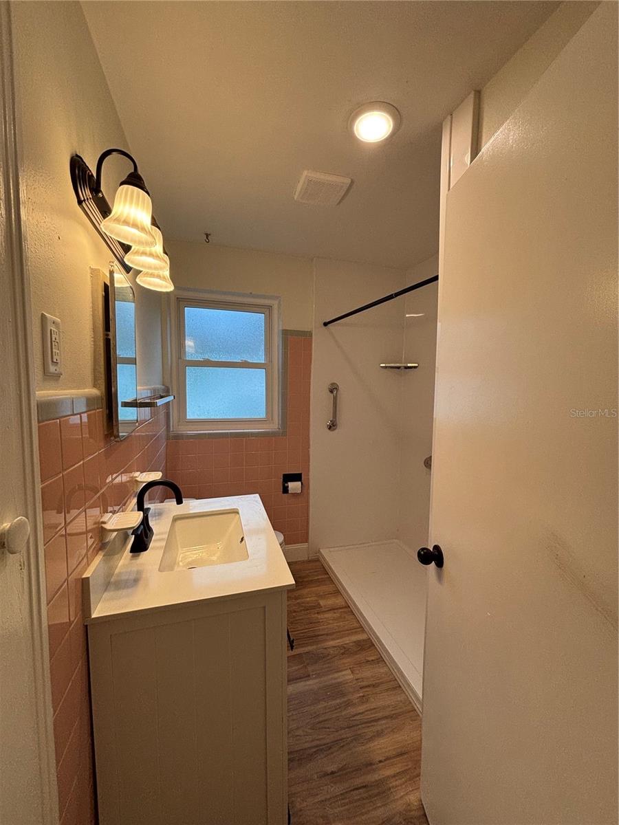 EAST VIEW PARKWAY PB 13 PG 4 - Residential