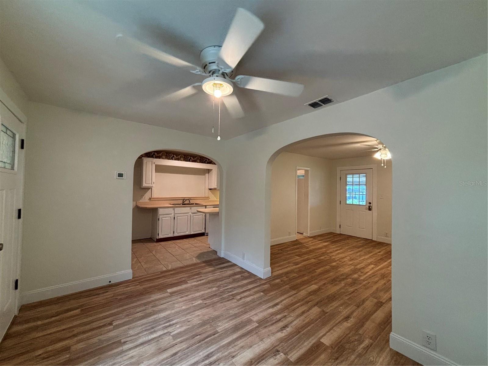 EAST VIEW PARKWAY PB 13 PG 4 - Residential