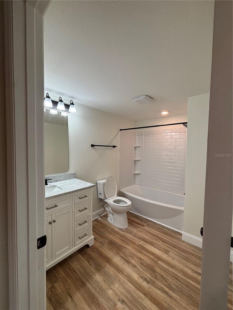 EAST VIEW PARKWAY PB 13 PG 4 - Residential