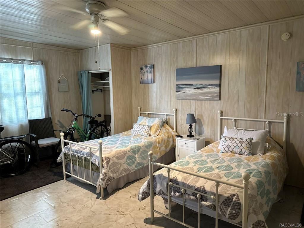 LAKE PARK - Residential