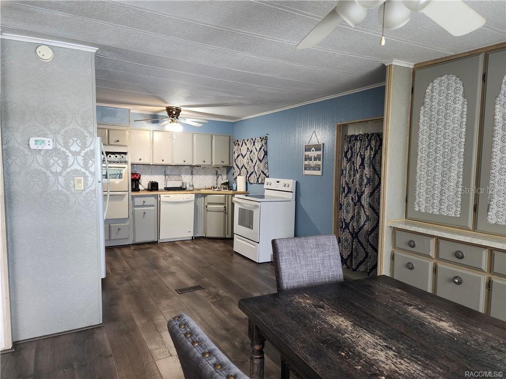 LAKE PARK - Residential