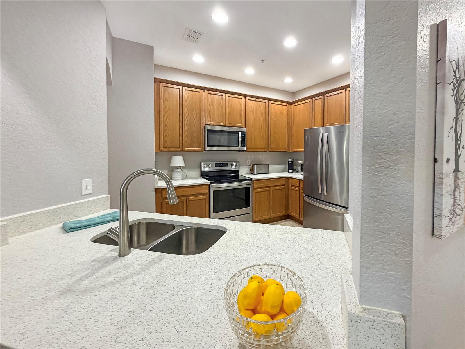 3000 LAUREL PARK 305