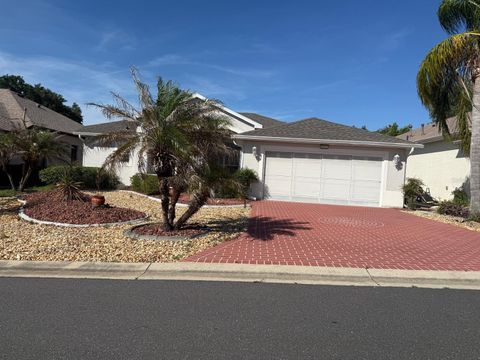 Photo of 5111 Ironsides Court, Tavares, FL 32778 (MLS # O6405638)