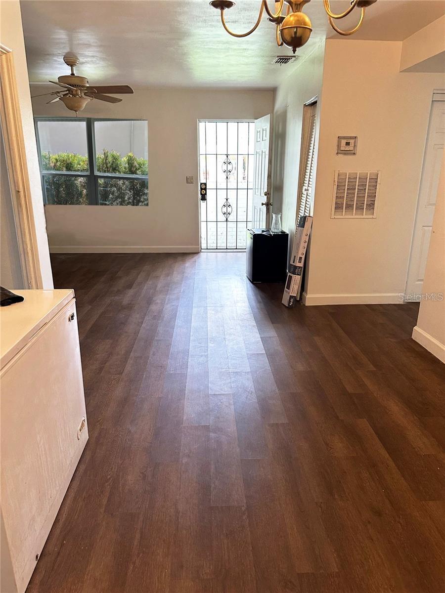 DELLWOOD PARK - Residential Lease