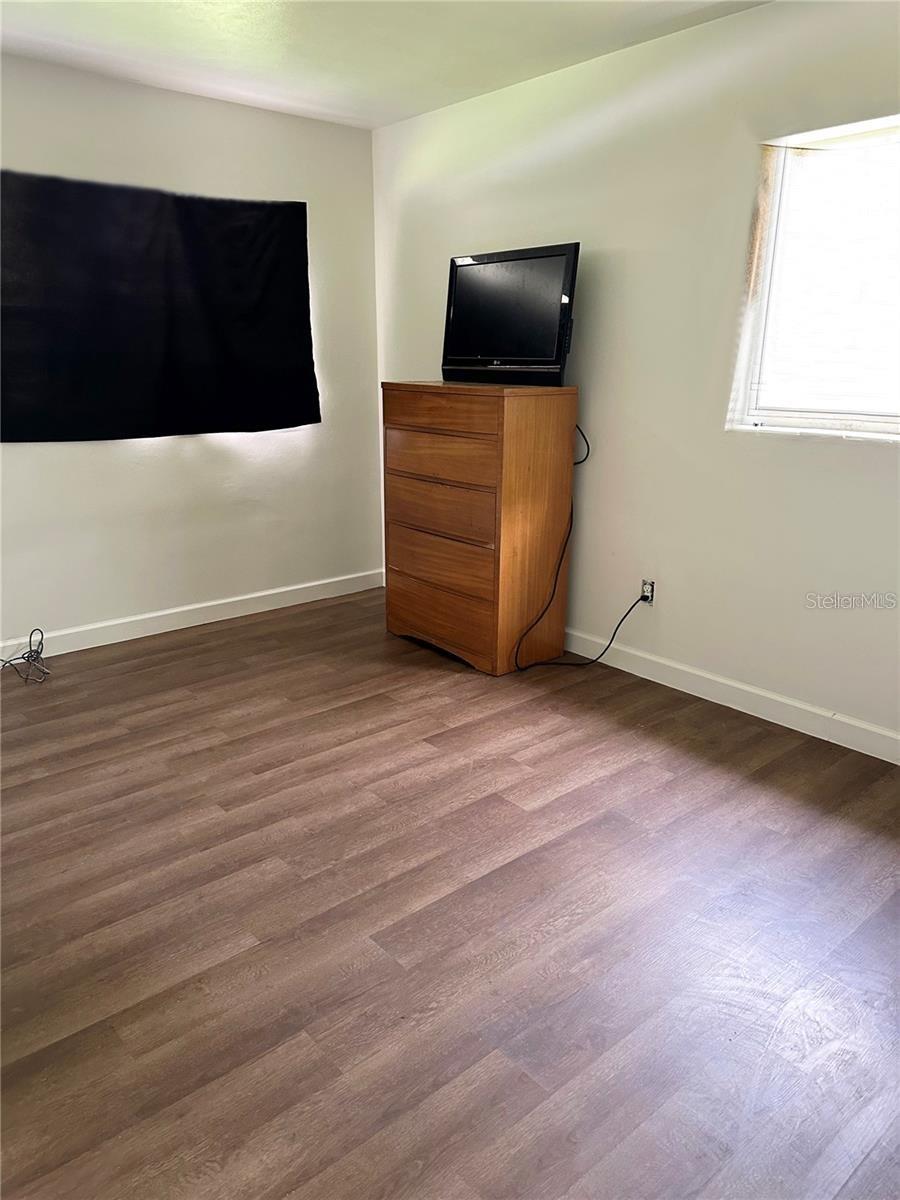 DELLWOOD PARK - Residential Lease