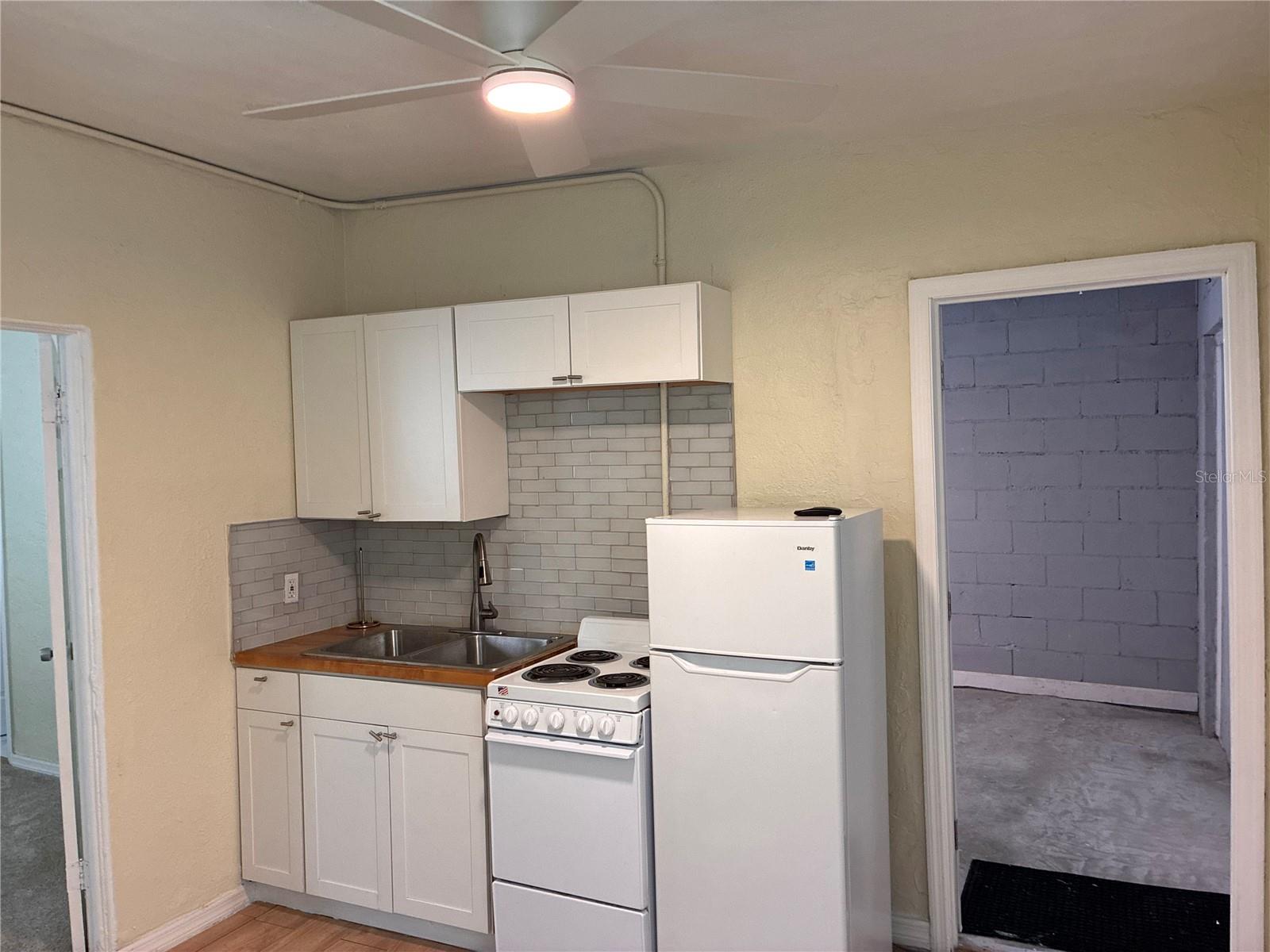 GRAND CENTRAL SUB 1 ADD - Residential Lease