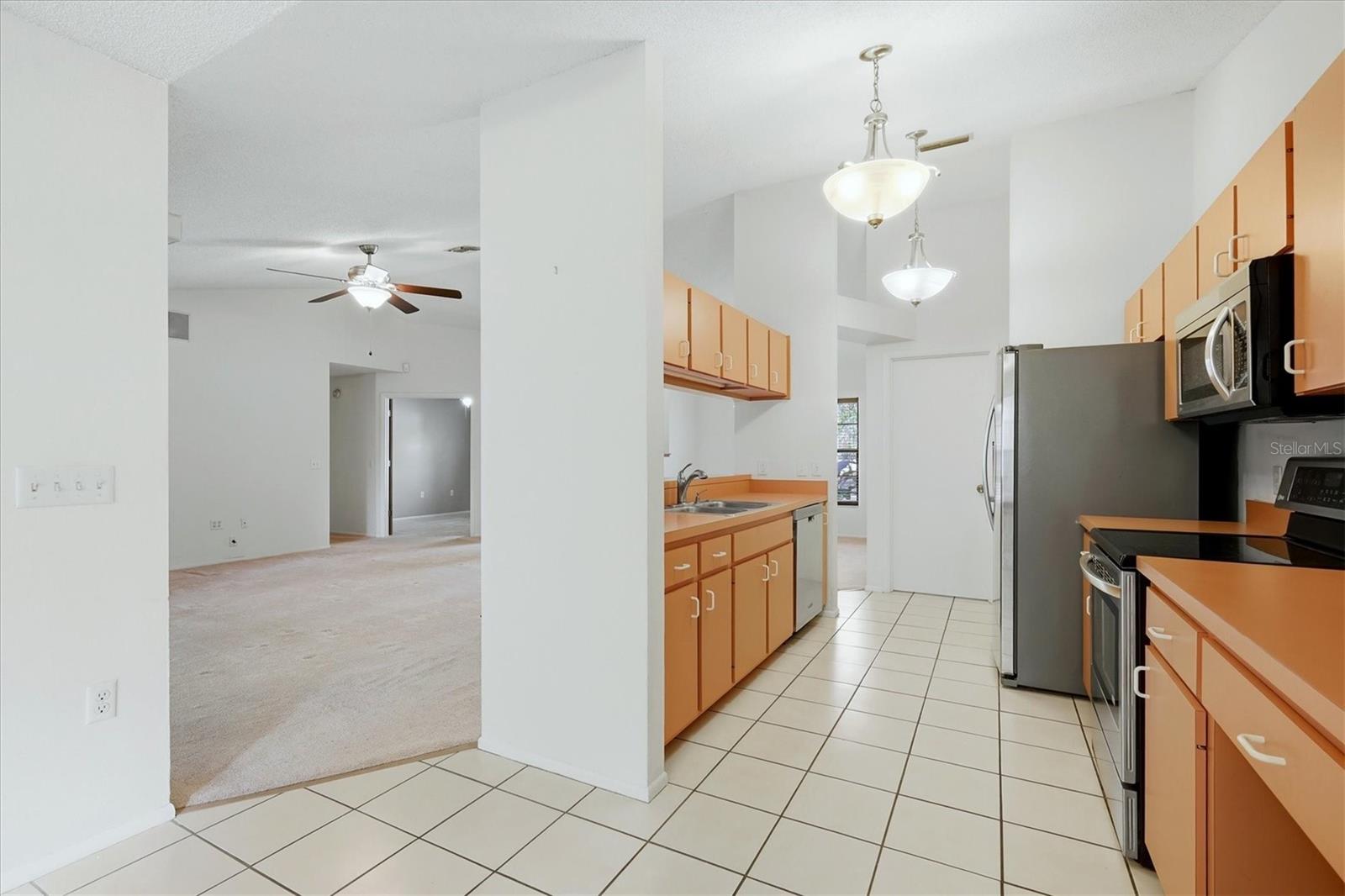 COLONIAL OAKS - Residential