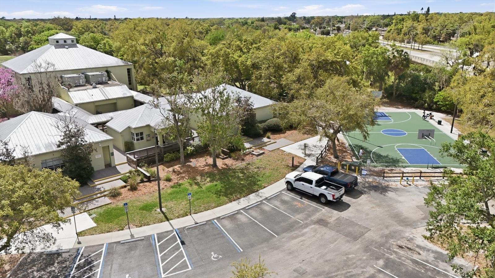 COLONIAL OAKS - Residential