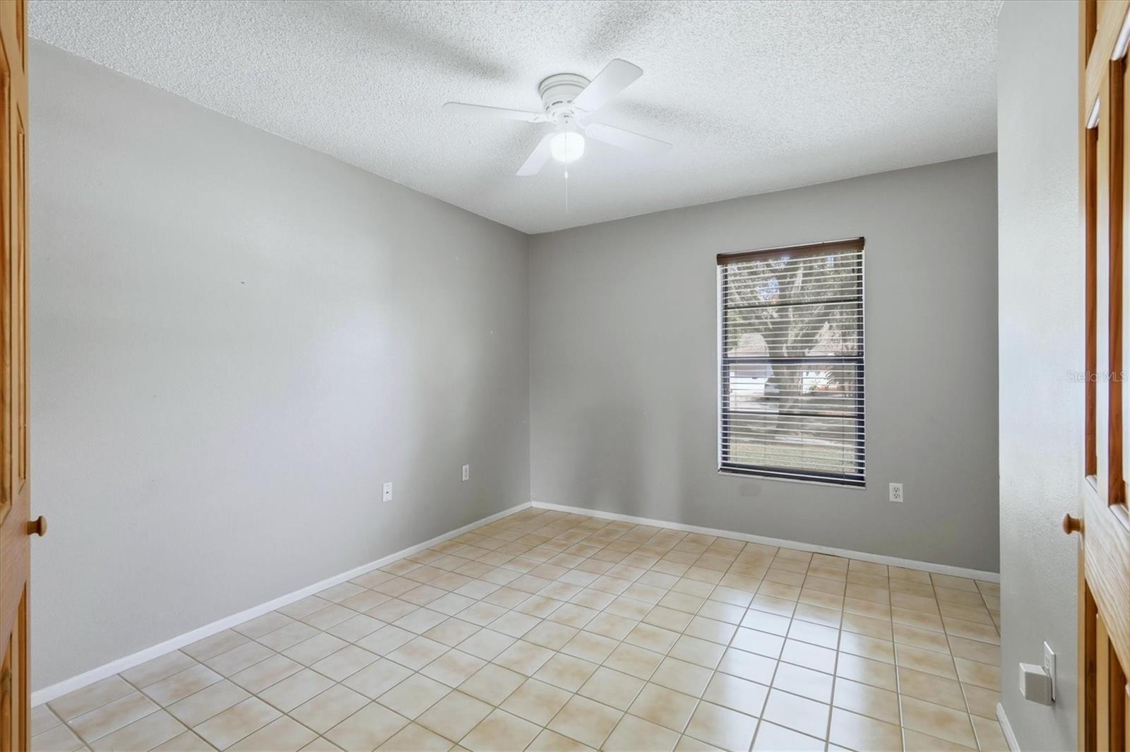 COLONIAL OAKS - Residential