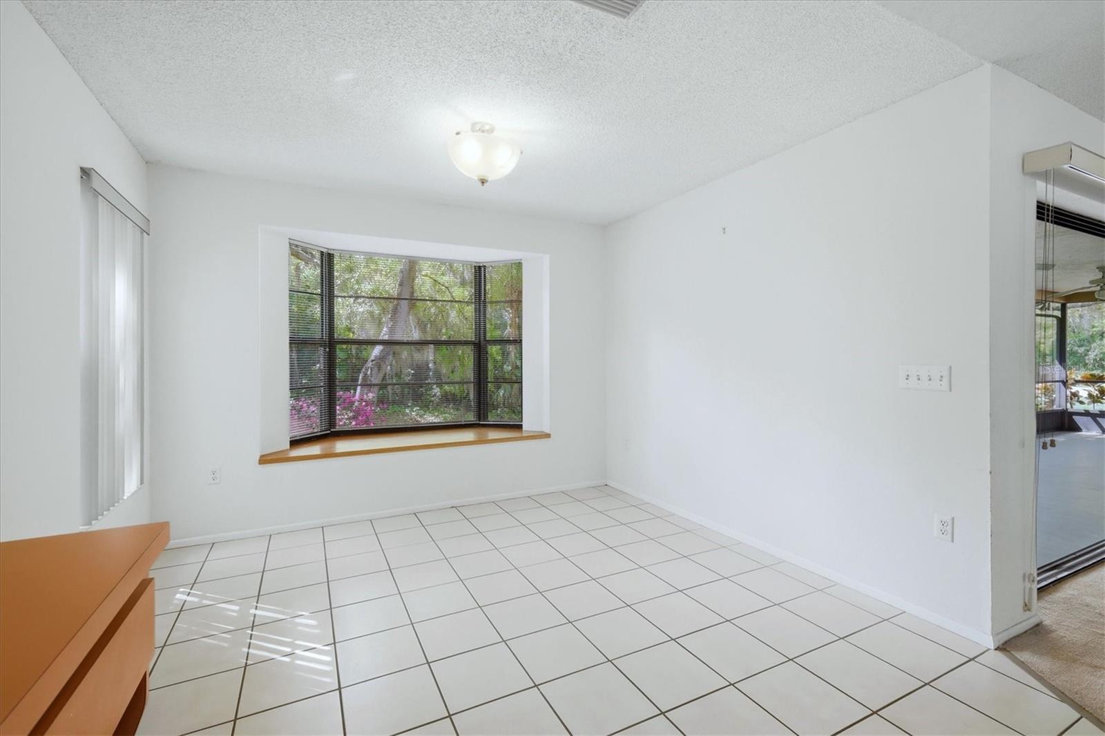 COLONIAL OAKS - Residential